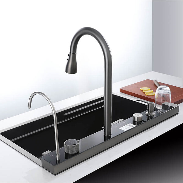 Lavello da cucina di lusso con display digitale e design a cascata