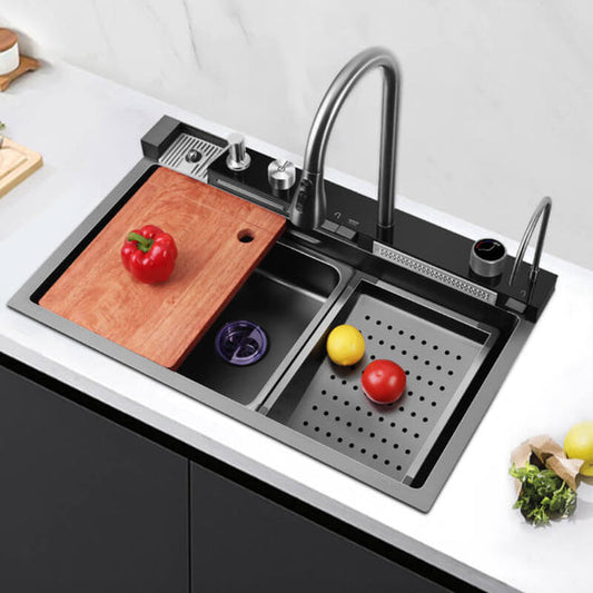 Lavello da cucina di lusso con display digitale e design a cascata